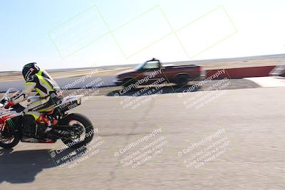 media/Nov-03-2025-Lets Ride (Mon) [[4d74c1c4d3]]/B Group/Grid/